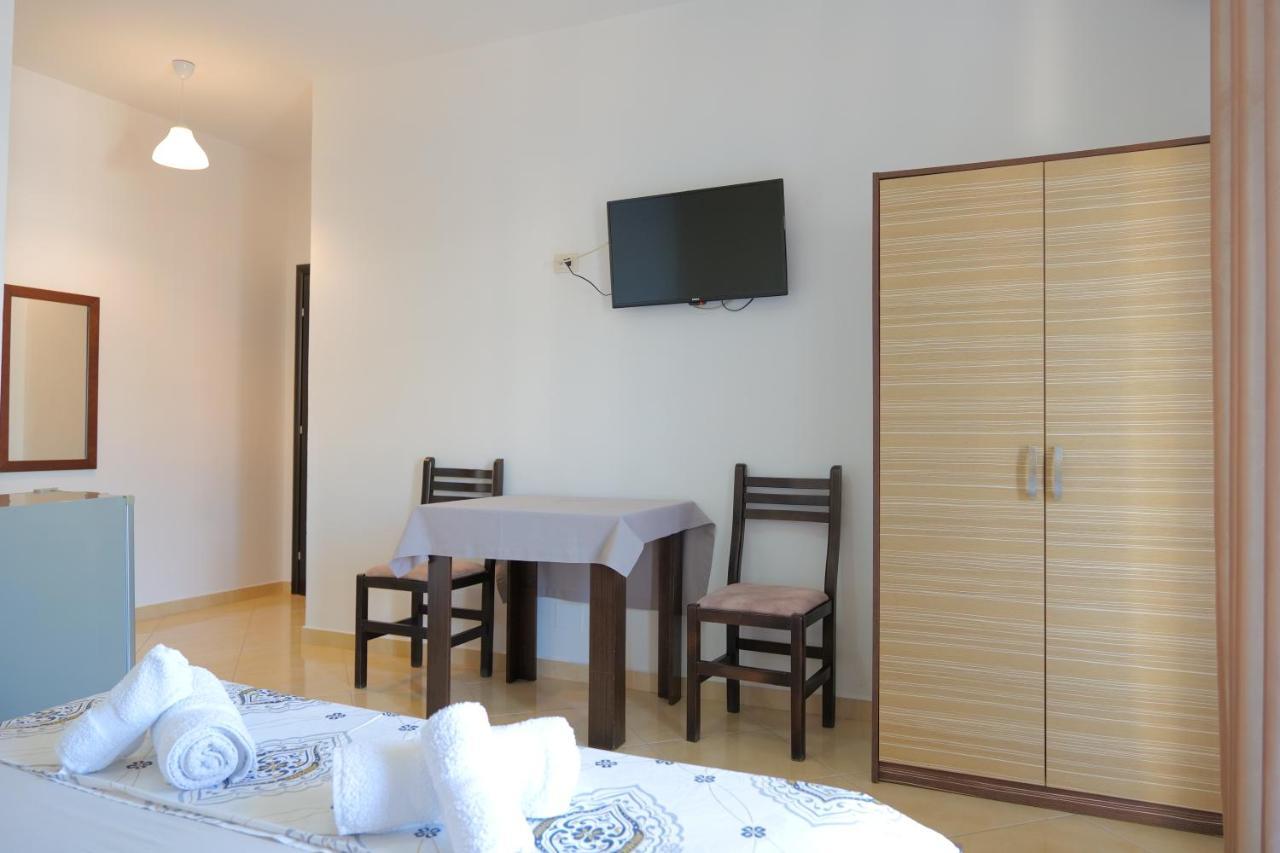 Hotel Edola Саранда Екстер'єр фото