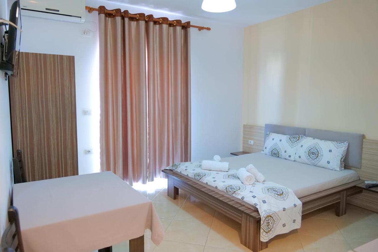Hotel Edola Саранда Екстер'єр фото
